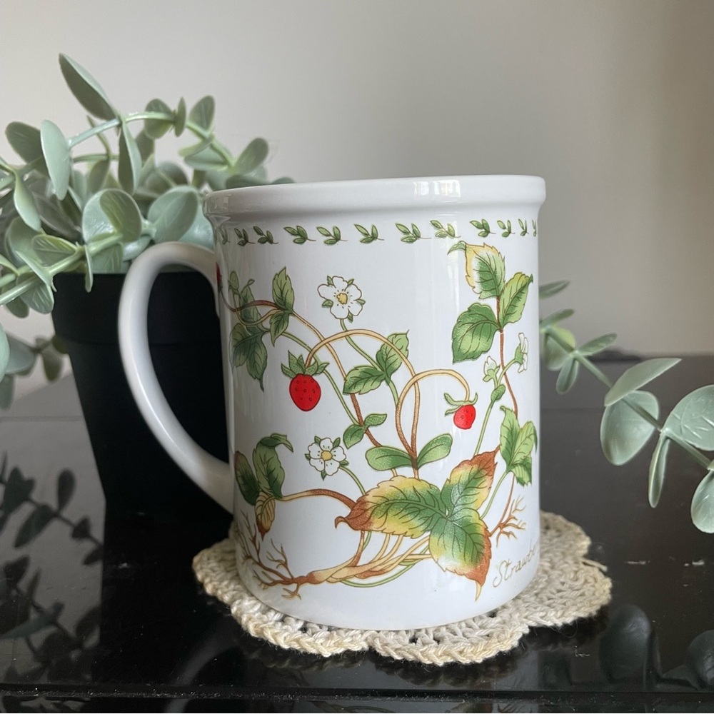 Strawberry Vine Ceramic Mug